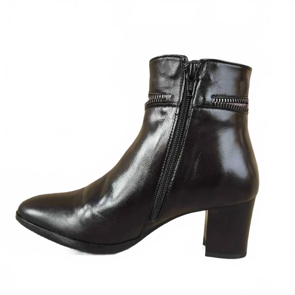 NEW ERIC MICHAEL women's reno heeled boots in black